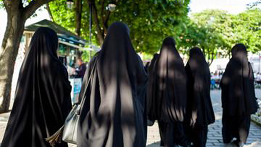 Sri Lanka to ban burqas and shut Islamic schools for 'national security'