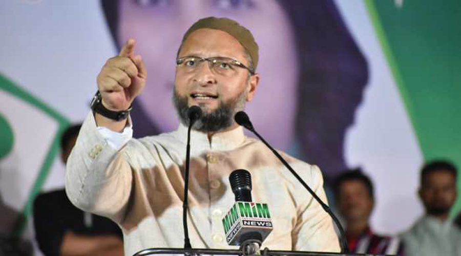 Modi could talk for hours about shamshans and Qabristans but never about hospitals: says Asaduduin Owaisi