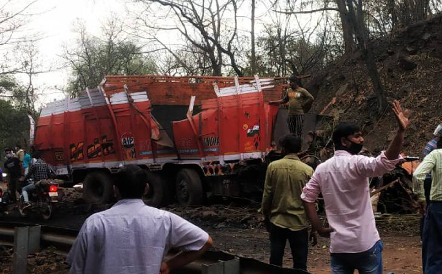 UP Sonbhadra road accident; four people killed