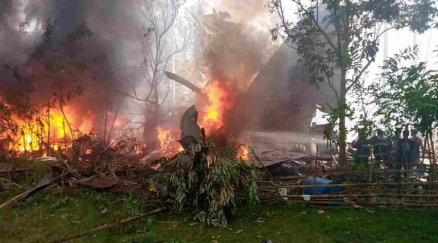 At least 50 killed in Philippines Air Force plane crash