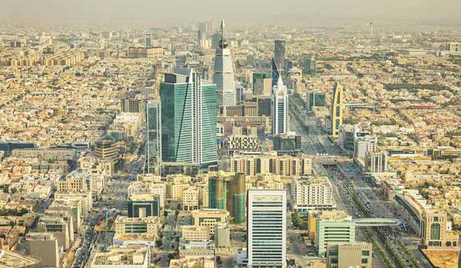 Saudi ministries start issuing and renewing Residence Permit