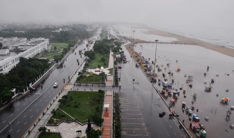 Chennai Rains : roads flooded, houses submerged as continuous downpour wreak havoc
