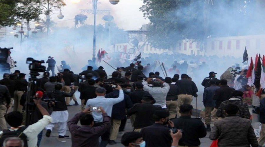 Pakistan: One dead, several injured as police baton-charge MQM-P protesters in Karachi