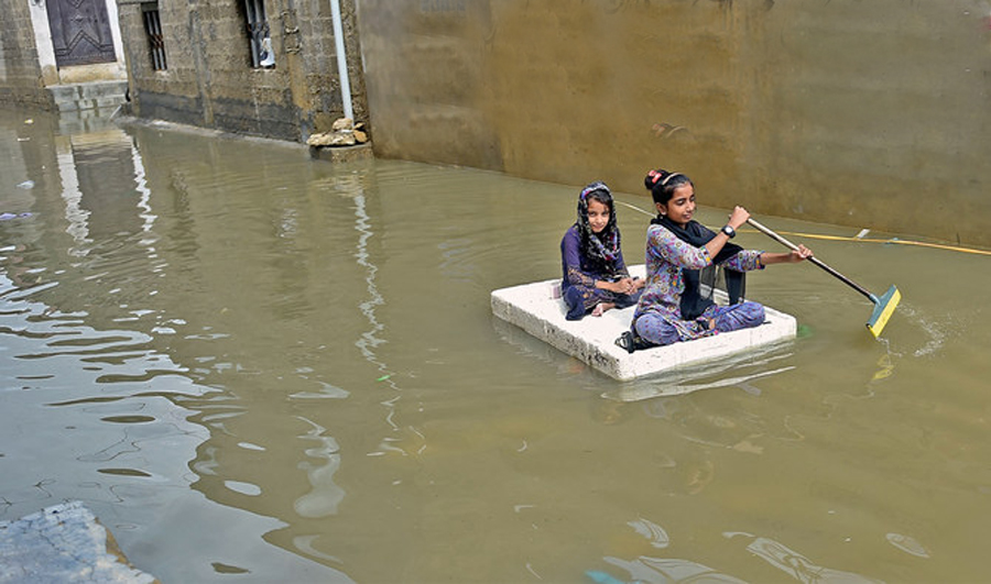 Pakistan flood: nobody ready to save people