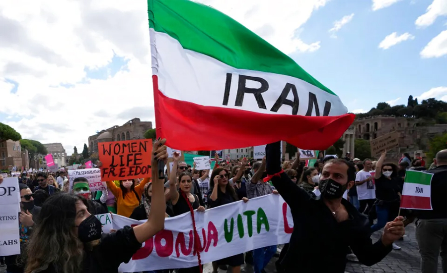 US treasury sanctions 7 Iranian leaders over violence against protestors, internet shutdown