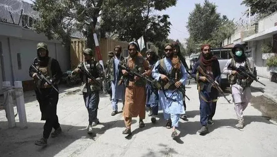 Operation underway after militants seize counter terror compound in Pak