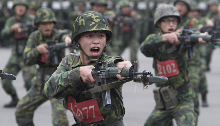 Taiwan extends compulsory military service