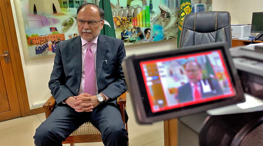 Imran Khan wants to bring the army to the Prime Minister's house by sitting in a doli: Ahsan Iqbal