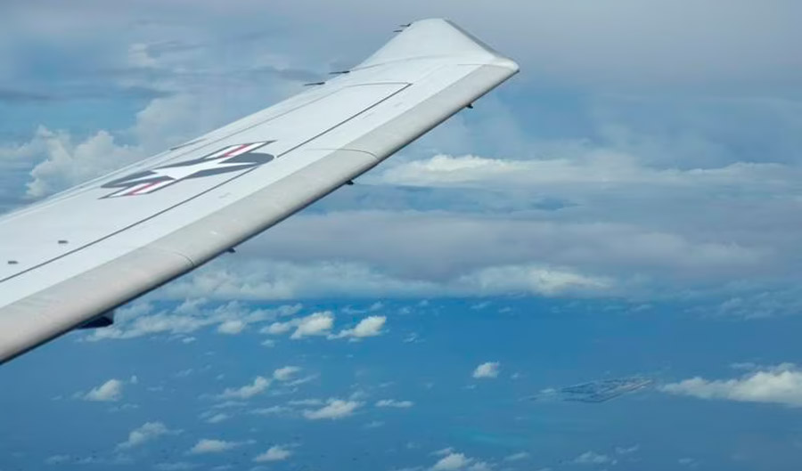 Iran says it warned off 'US spy plane' near its airspace