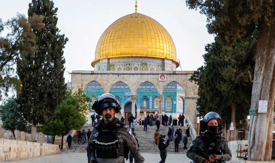 Israel bars non-Muslims from entering Al Aqsa Mosque compound until end of Ramadan