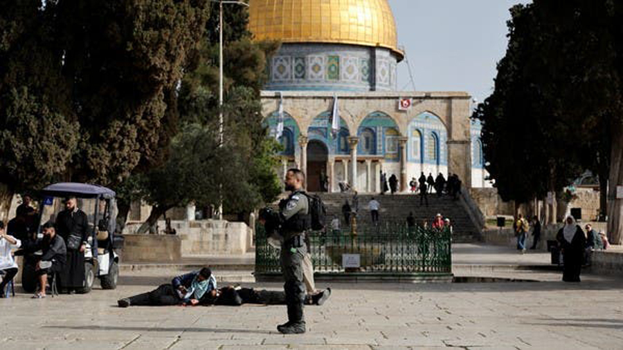 Continued tension in Al-Aqsa Mosque, Israel closes the Moroccan door