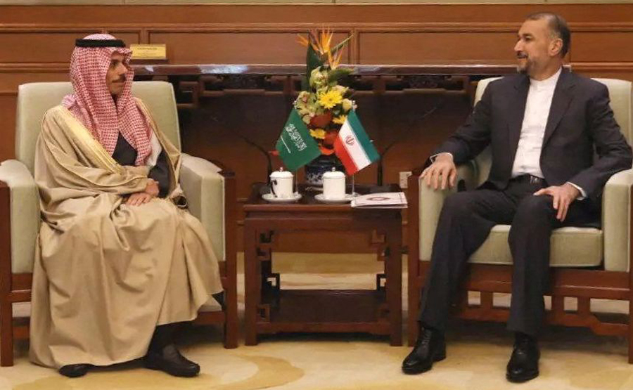 Iran, Saudi foreign ministers meet in China