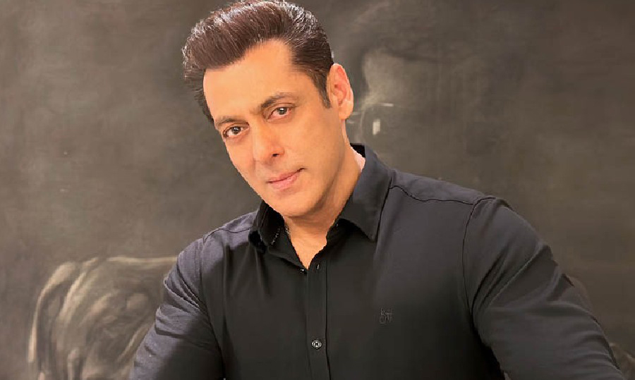 Mumbai Police issue look out circular against Indian student in UK for sending threat mail to Salman Khan