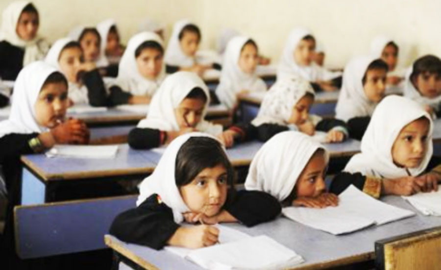 Islamic Emirate leader meets with provincial education leaders