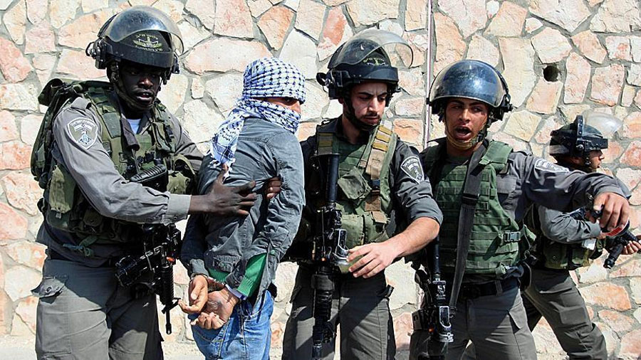Israel arrested 15 Palestinians from Ramallah