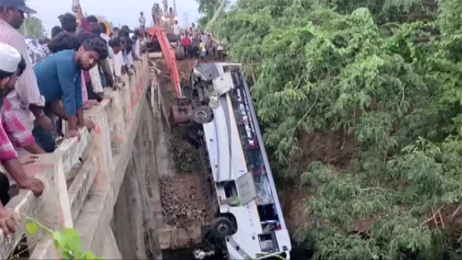 Andhra Pradesh: 7 Killed As Bus Falls Into Canal